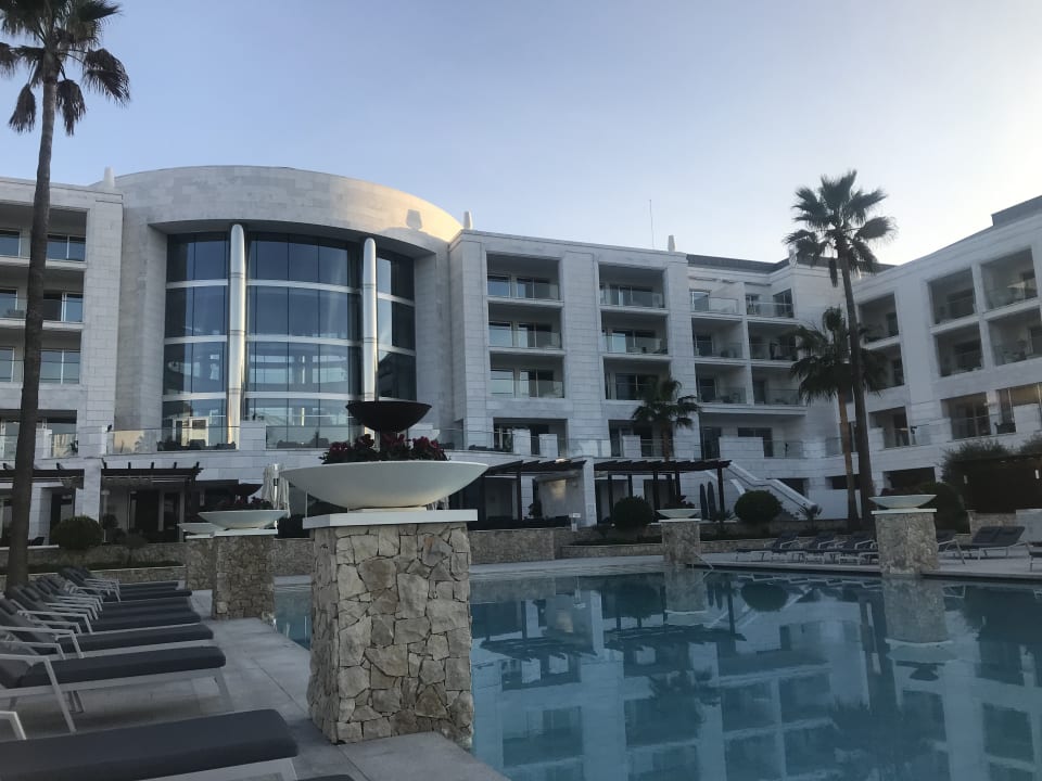 Pool Conrad Algarve