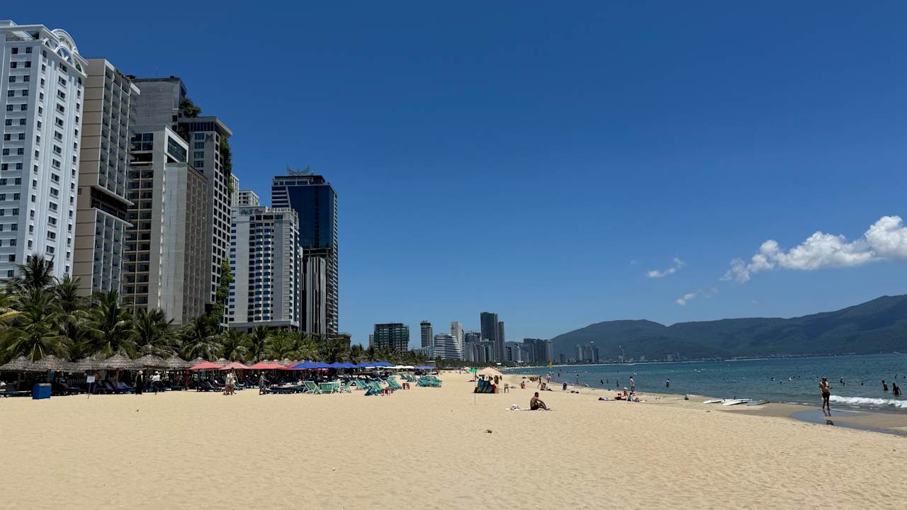 Strand Holiday Beach Danang Hotel & Resort