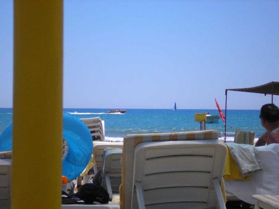 Auf der Liege am Strand Hotel Orfeus Park