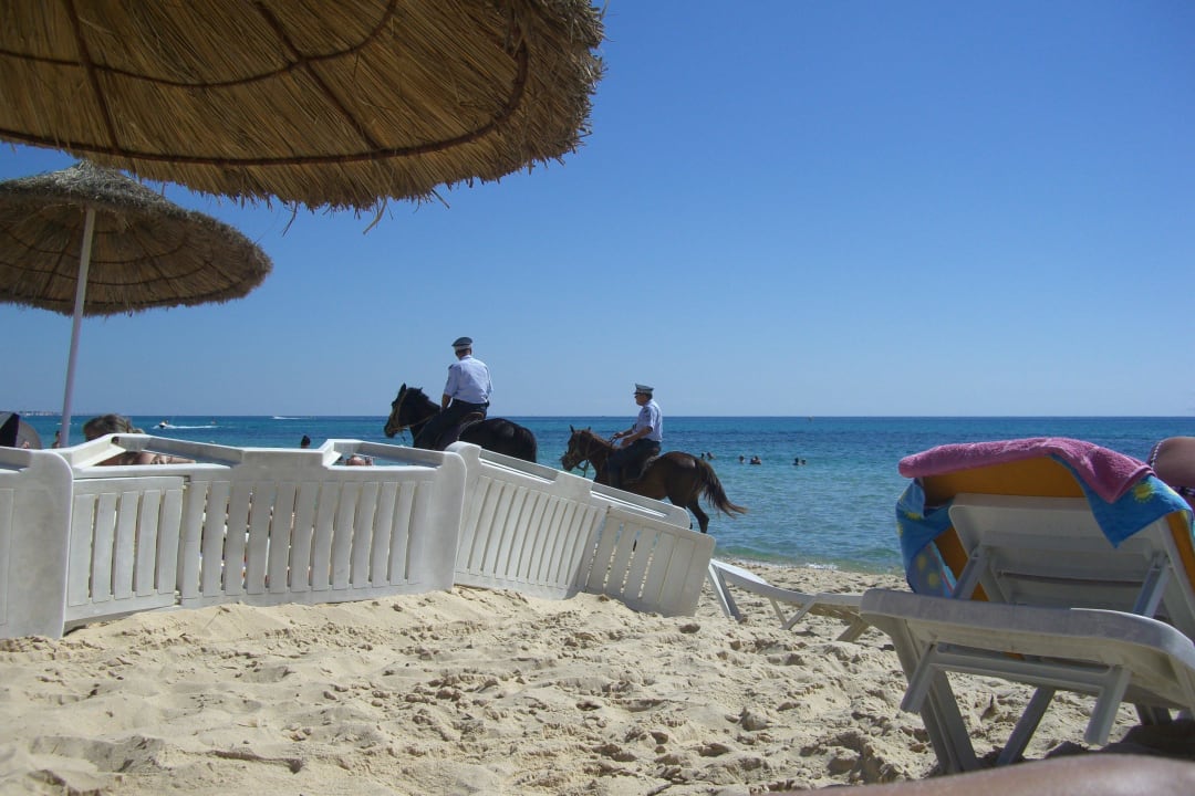 Polizei  Hotel Royal Nozha