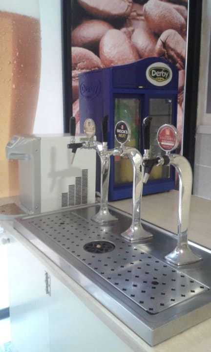 Wasser, Wein (rot,weiß) und Bier Hotel Sole