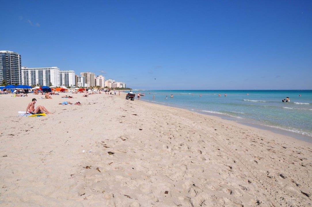 Strand Hotel The Raleigh