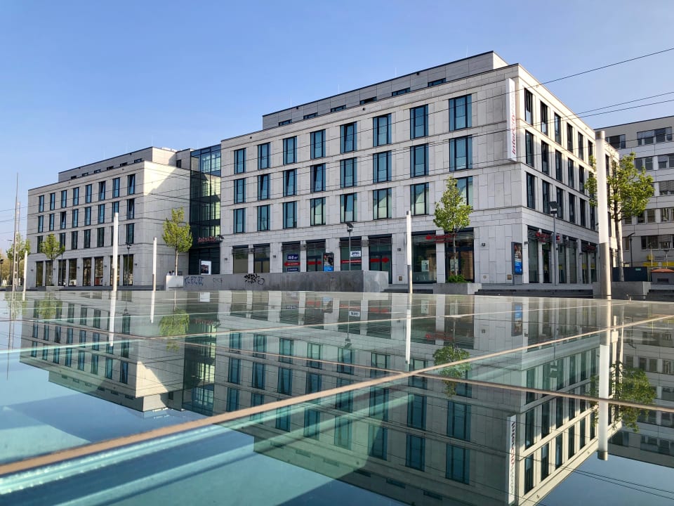 Außenansicht IntercityHotel Dresden