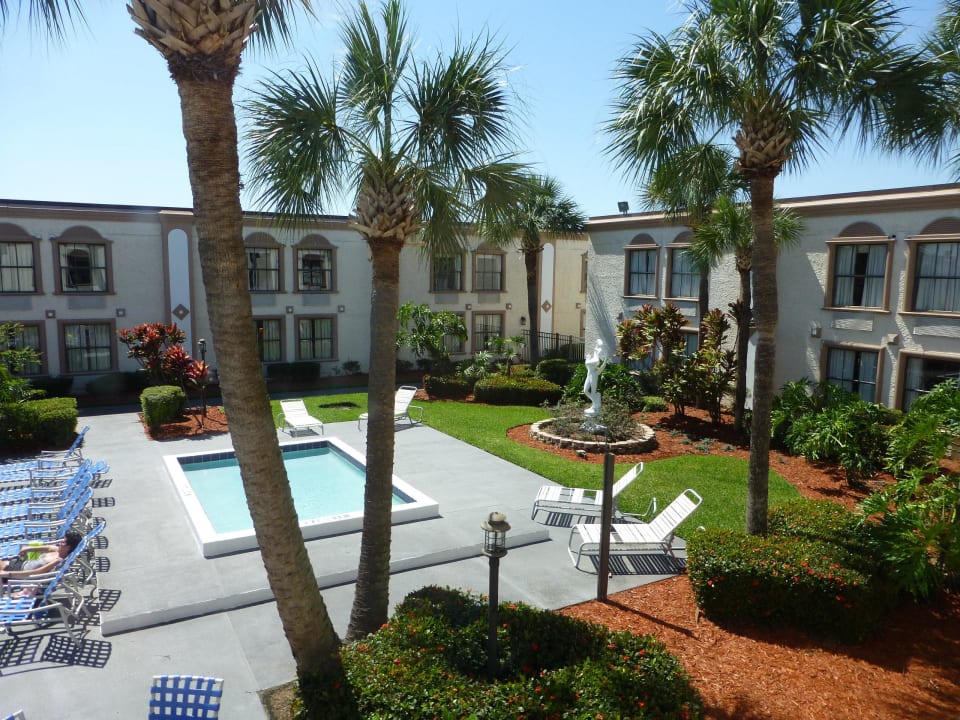 Blick in den Innenhof Hotel La Quinta Inn Orlando I-Drive North