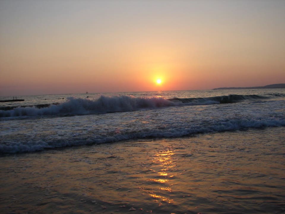 Sonnenuntergang Aska Hotel Just in Beach