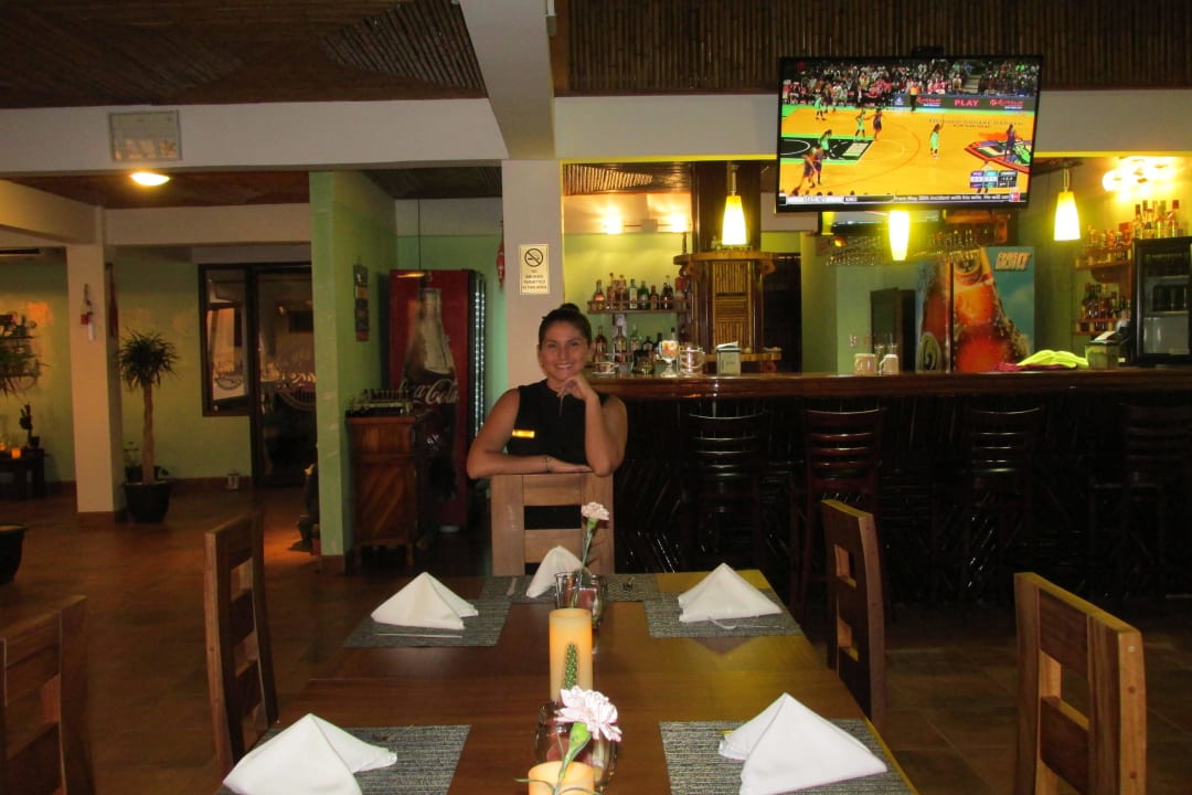 Breakers Restaurant and Sportbar (air conditioned) Jaco Laguna Resort