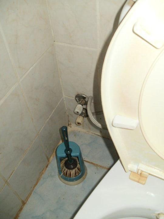 Toilette am Pool Hotel Özgürhan