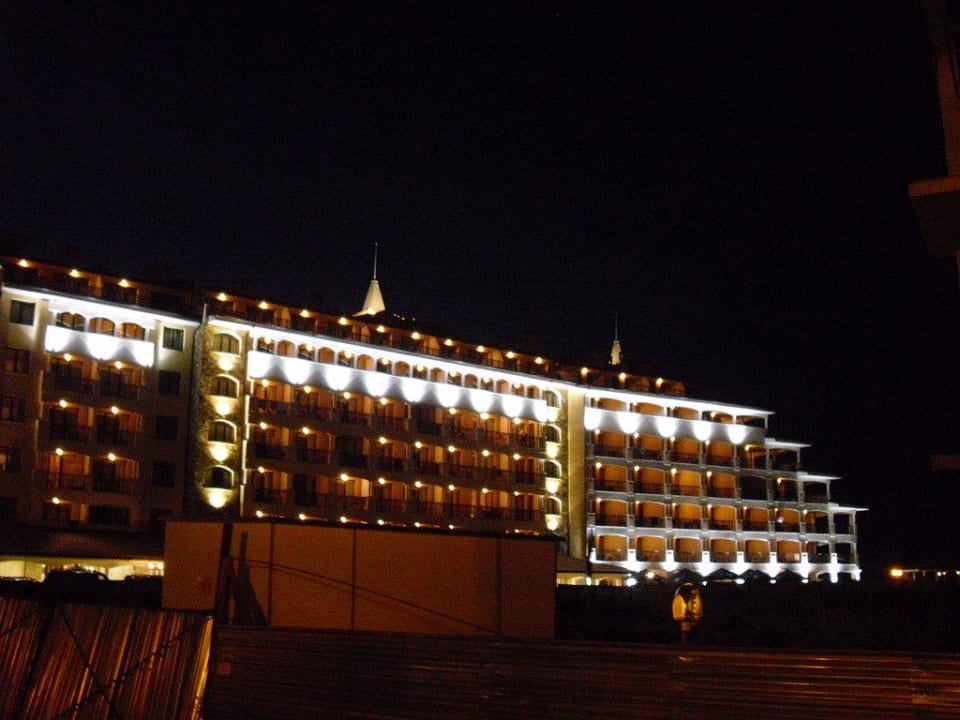Hotel bei Nacht Hotel Cazablanka / Casablanca