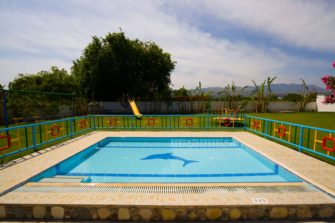 Pool Apartments Lenaki