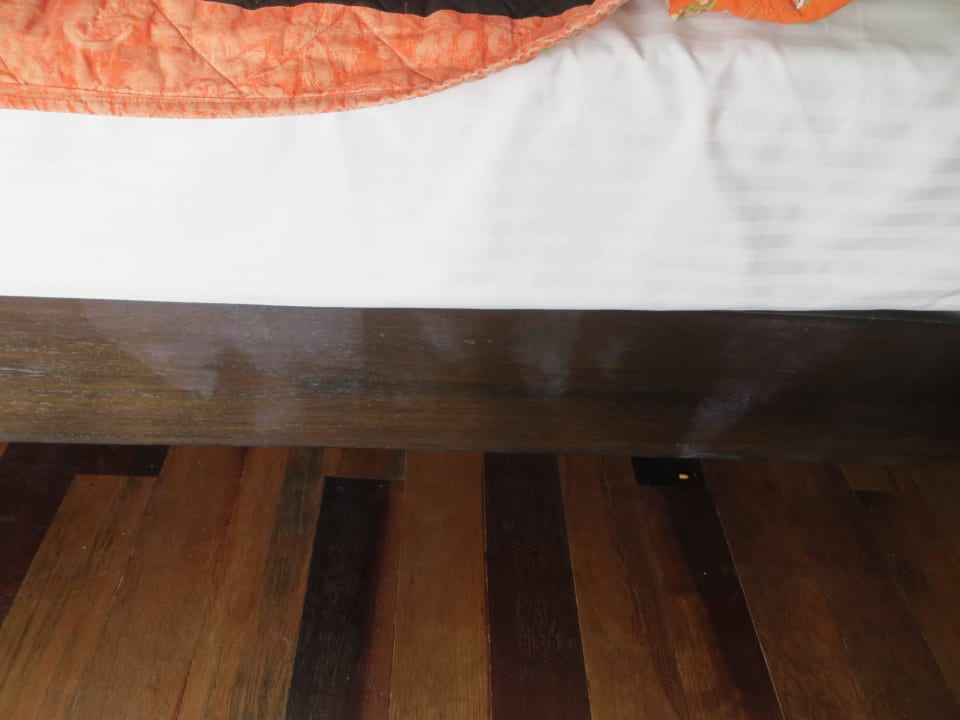 Bettumrandung total verdreckt Adaaran Select Hudhuran Fushi - Premium All Inclusive