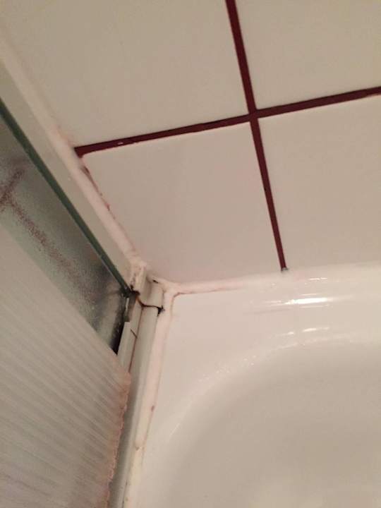 Schimmel im Bad Hotel Goldener Hirsch