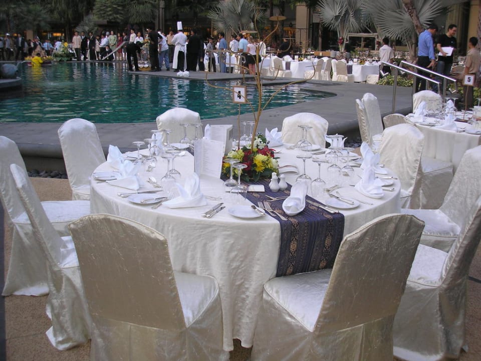 Pool zu Loy Khraton Shangri-La Hotel, Bangkok