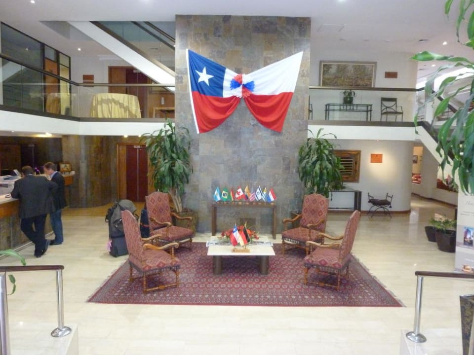 Rezeption mit Eingangsbereich Director Hotel