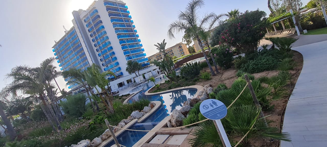 Gartenanlage BG Tonga Tower Design Hotel & Suites