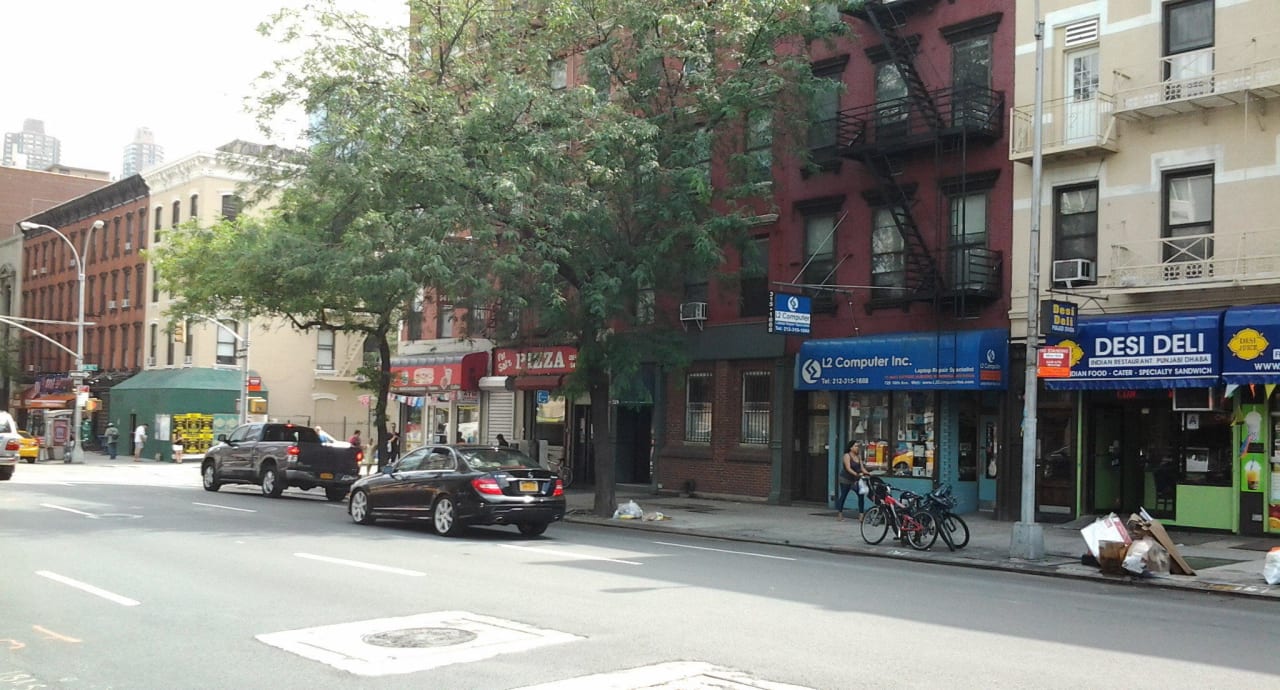 Vor dem Skyline Hotel The Skyline Hotel New York