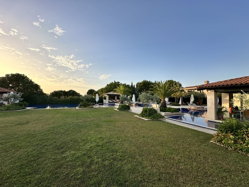 Pool The Romanos, a Luxury Collection Resort, Costa Navarino