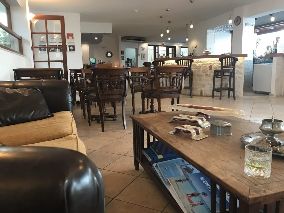Lobby Amazones Village Suites