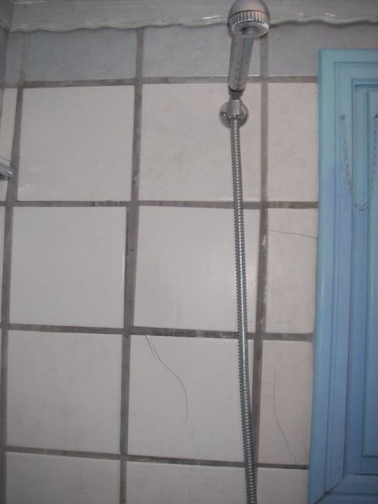 Gesprungene Badfliesen Mitsis Rodos Village