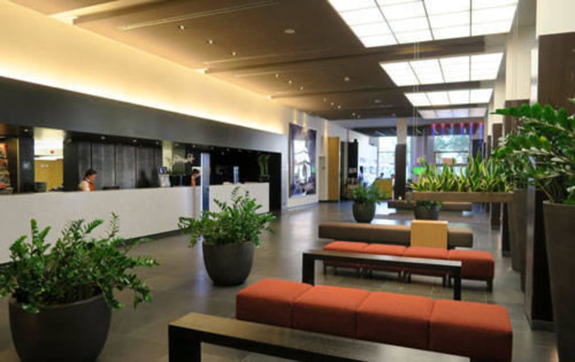 Grosszügige Anlage Hotel Novotel Karlsruhe City