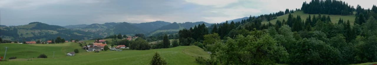 Ausblick vom Balkon Richtung Oberstaufen/Hündle Ferienhof Lindebacher