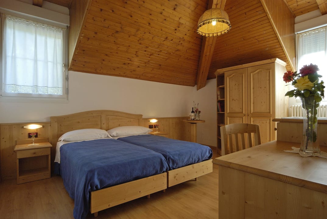 Camera tripla mansardata Hotel Karinhall