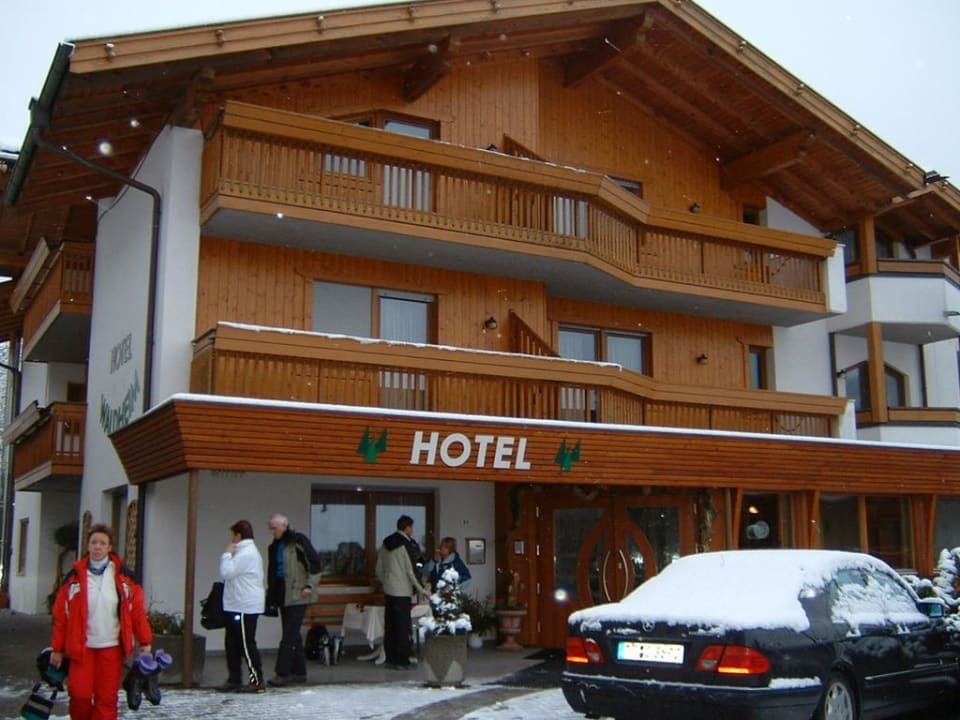 Frontansicht Hotel Waldheim