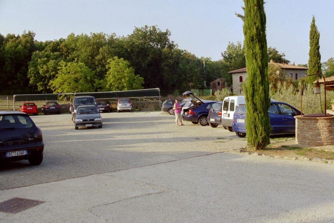 Parkplatz des Hotels Hotel Casolare le Terre Rosse