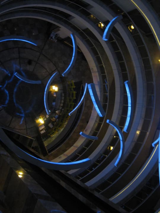 Blick vom 7.Stock auf die Lobby Saturn Palace Resort Hotel