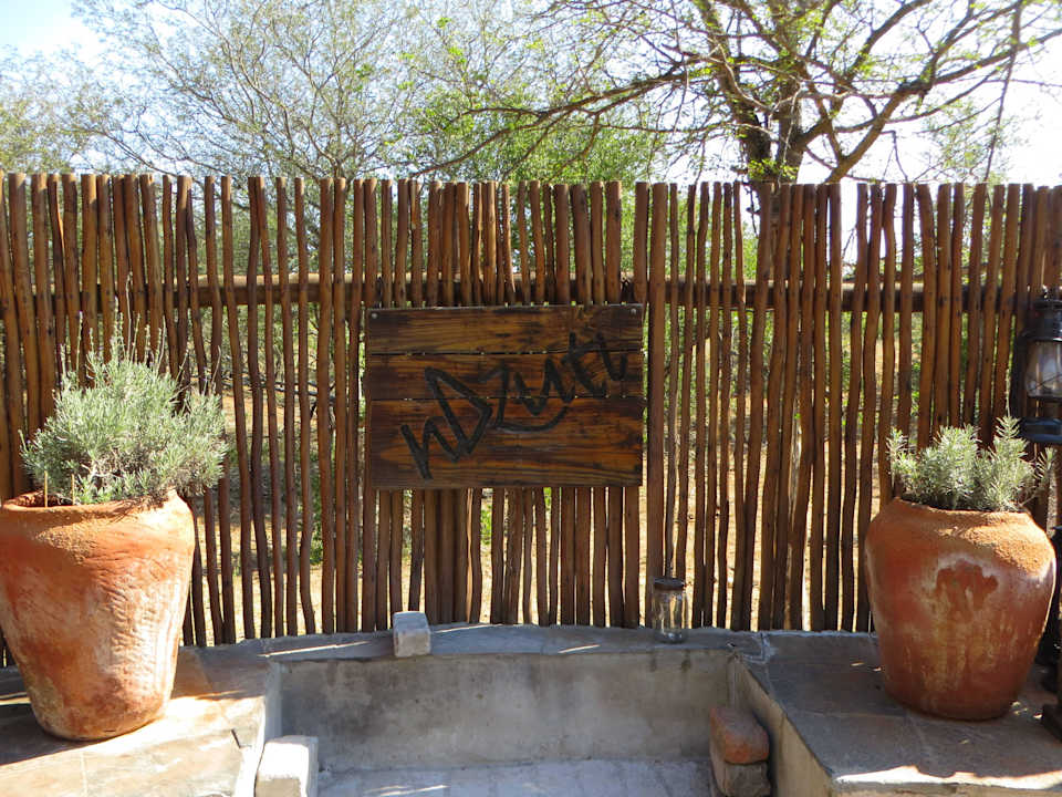 Welcome  Rooms nDzuti Safari Camp