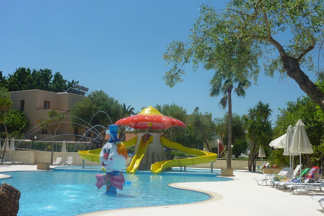 Przy basenie Sirios Village Hotel & Bungalows