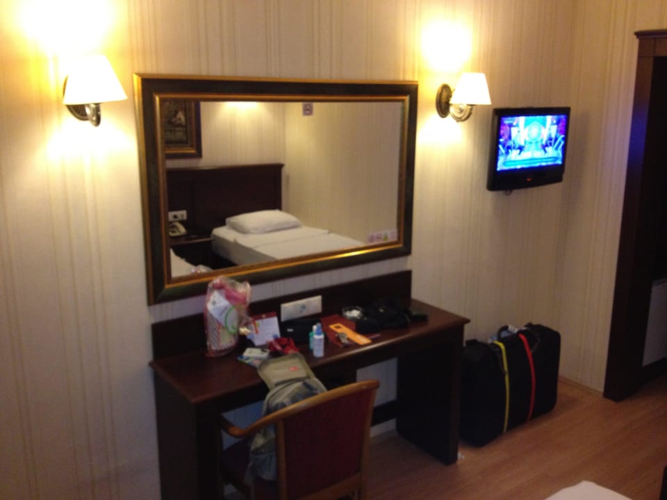 Flat-Screen Kayamaris Hotel