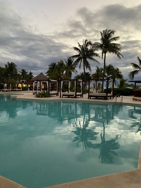 Pool Akumal Bay Beach & Wellness Resort