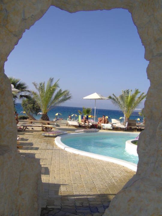 Aus Grotte am Wasserfall D'Andrea Mare Beach Hotel