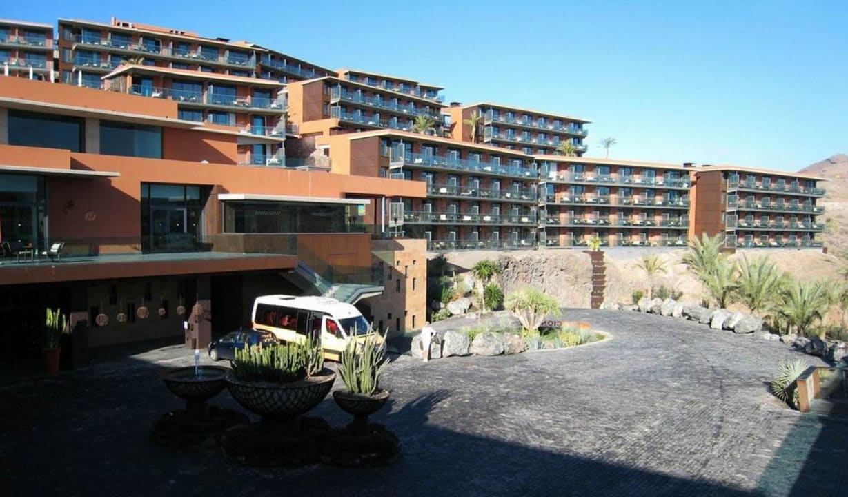 Entrance Salobre Hotel Resort & Serenity