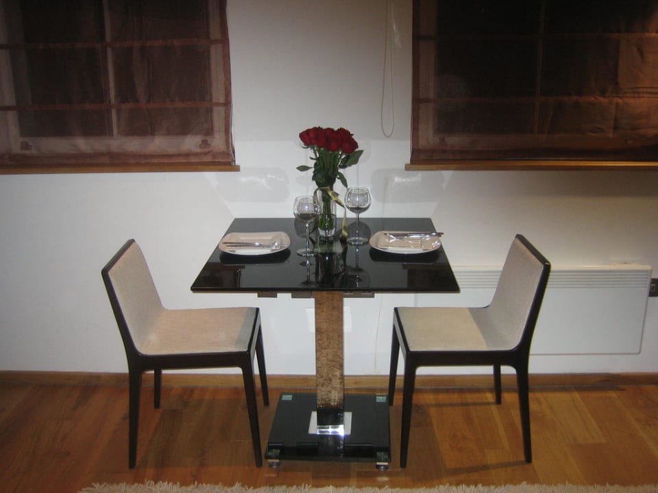 Dining Table Space Apart Hotel