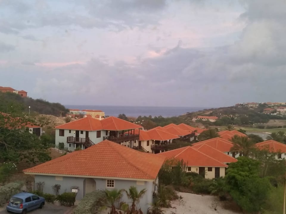 Blick vom 2. OG zum Meer (über Village) 06:00 Uhr Blue Bay Golf & Beach Resort