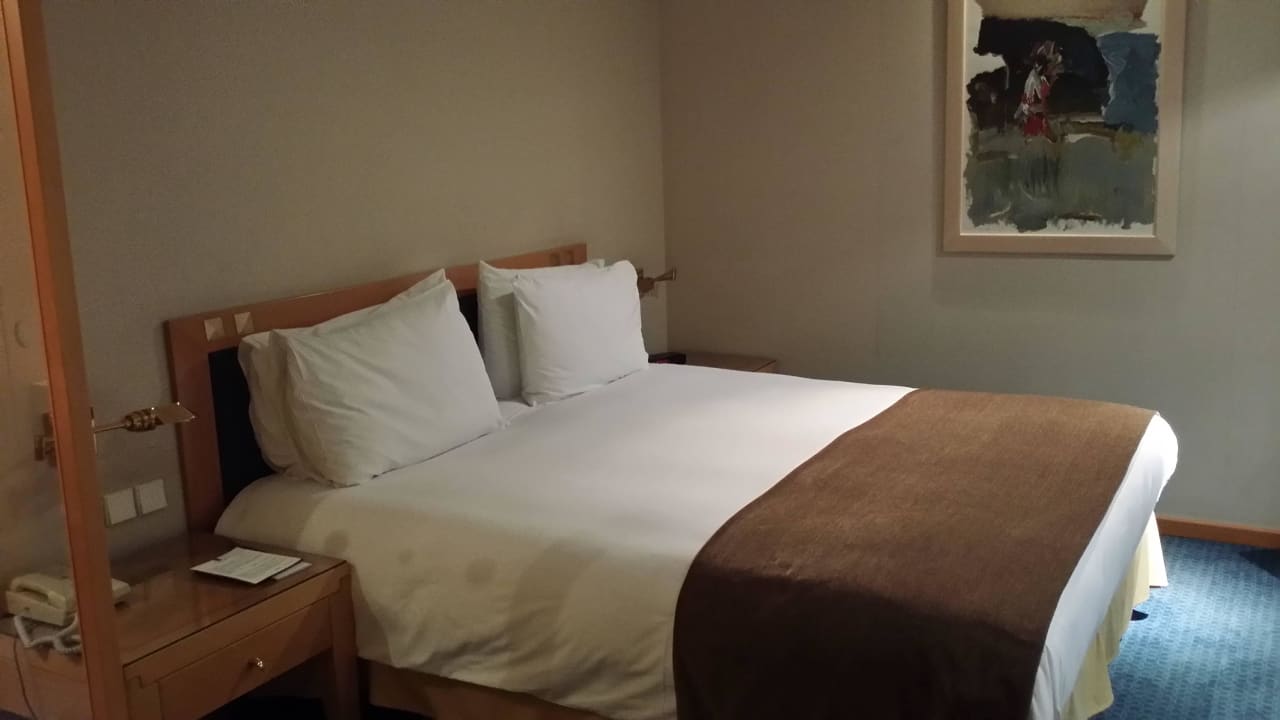 Bett Athens Marriott Hotel