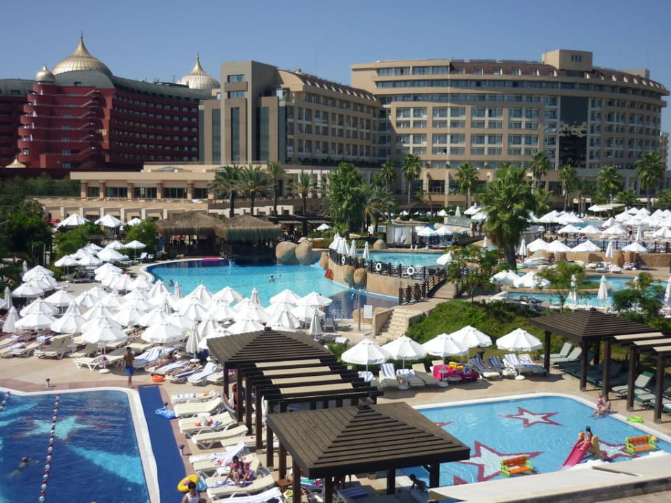 Schöne Poolanlage Fame Residence Lara & Spa