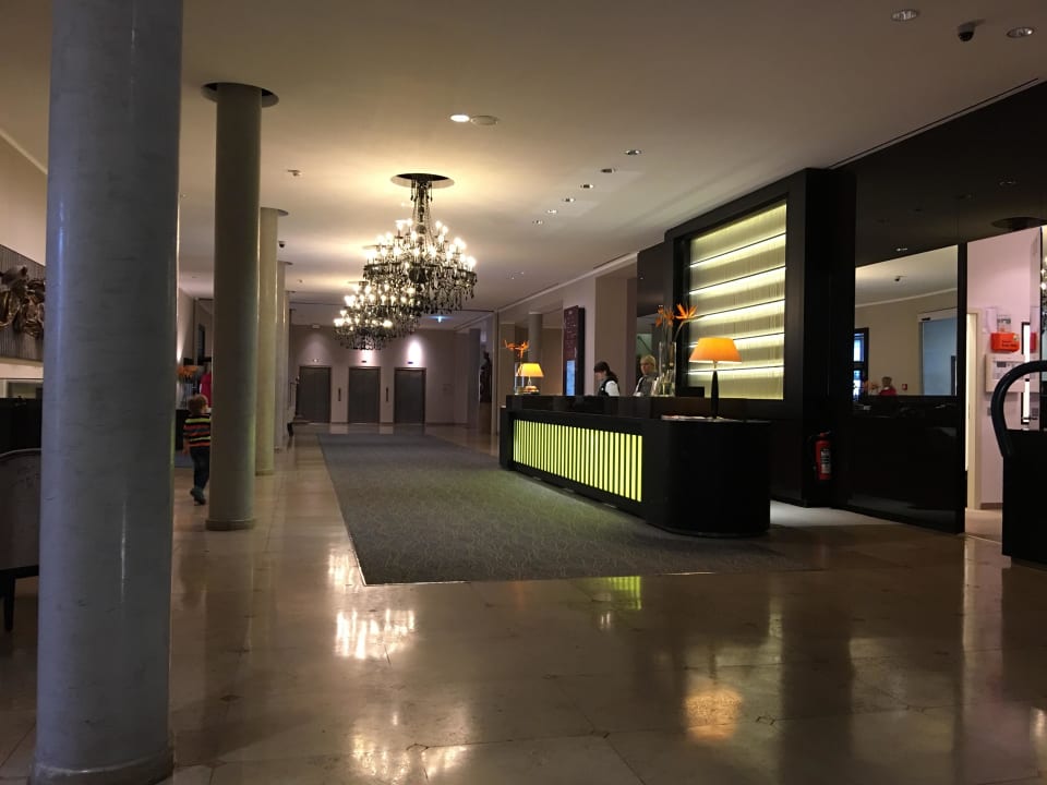 Rezeption Hotel Maximilian’s