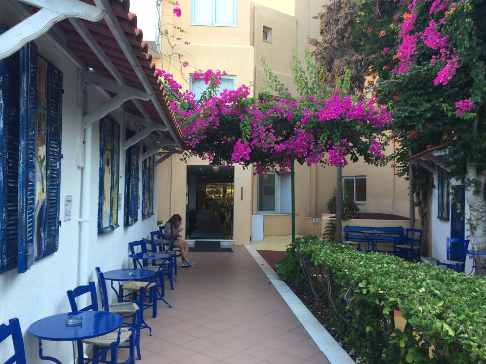 Gartenanlage Anissa Beach & Village