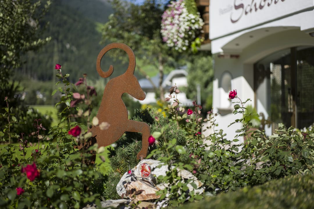 Gartenanlage Apartments Alpinschlössl Mayrhofen im Zillertal
