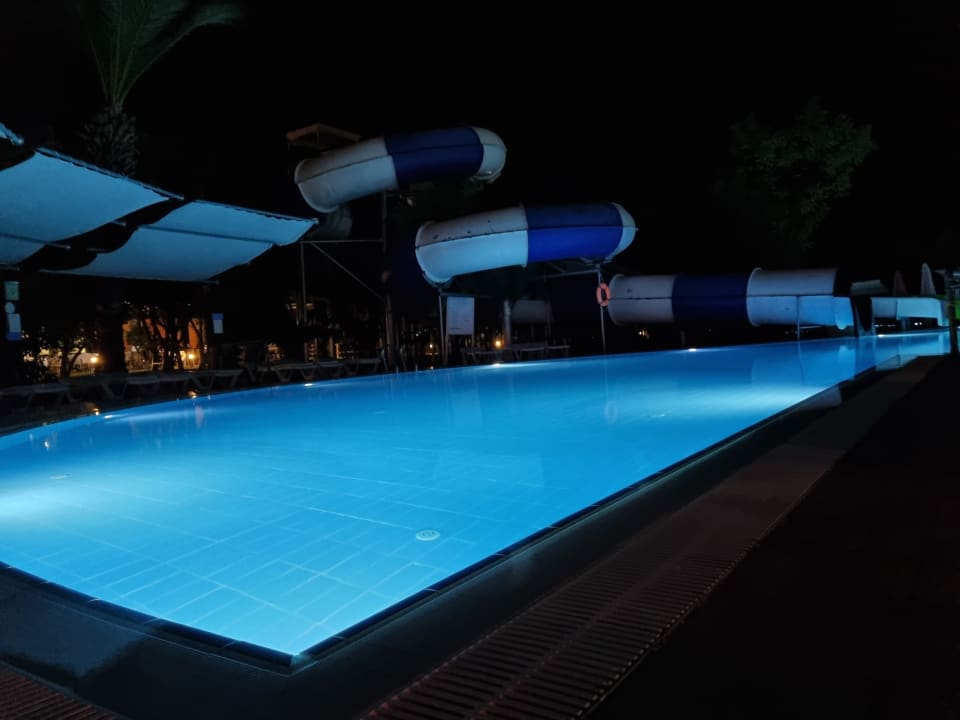 Pool Saturn Palace Resort Hotel