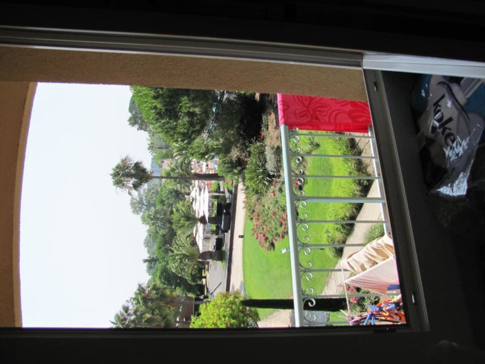 Ausblick in Anlage Pierre & Vacances Premium Residenz Cannes Mandelieu