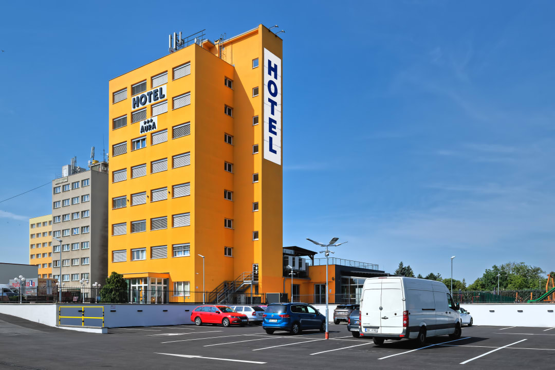 Außenansicht Hotel Aura Design & Garden Pool