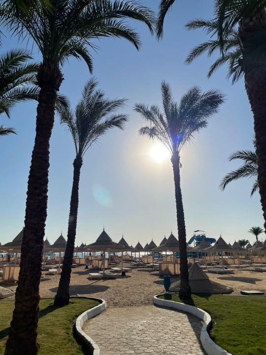 Strand The Grand Resort