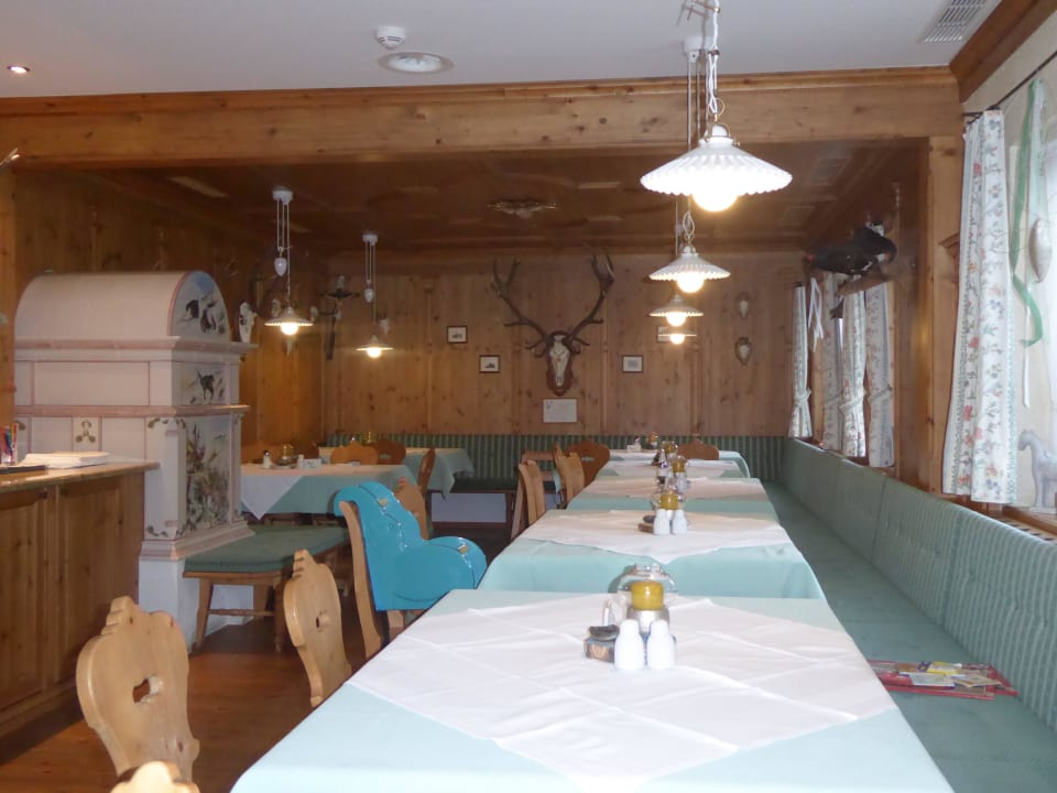 Jägerstube mit Hirschgeweih unser Essraum Hotel Panorama