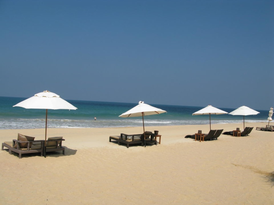 Strand vor dem Hotel Aleenta Phuket Phang Nga Resort & Spa