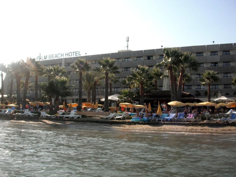 Hotel aus dem Meer aus Palm Beach Hotel & Bungalows