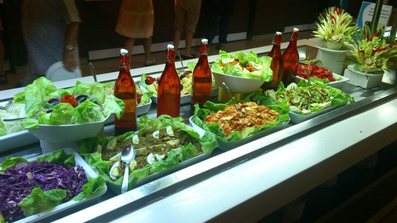 Ein kleiner Teil des Salatbuffests Hotel Rosa Beach