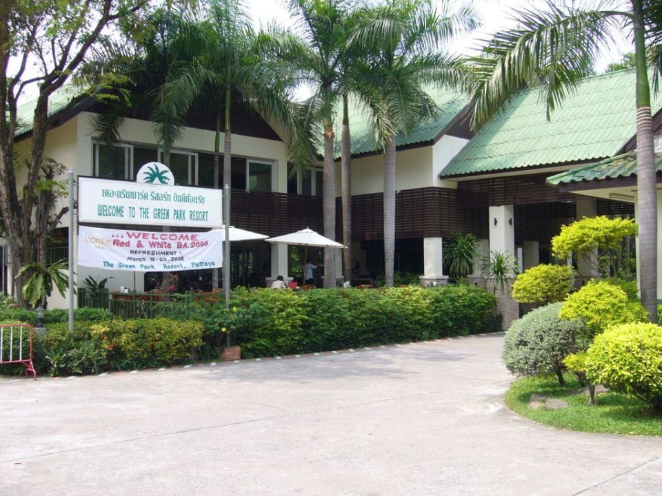 Am Hoteleingang Greenpark resort The Green Park Resort
